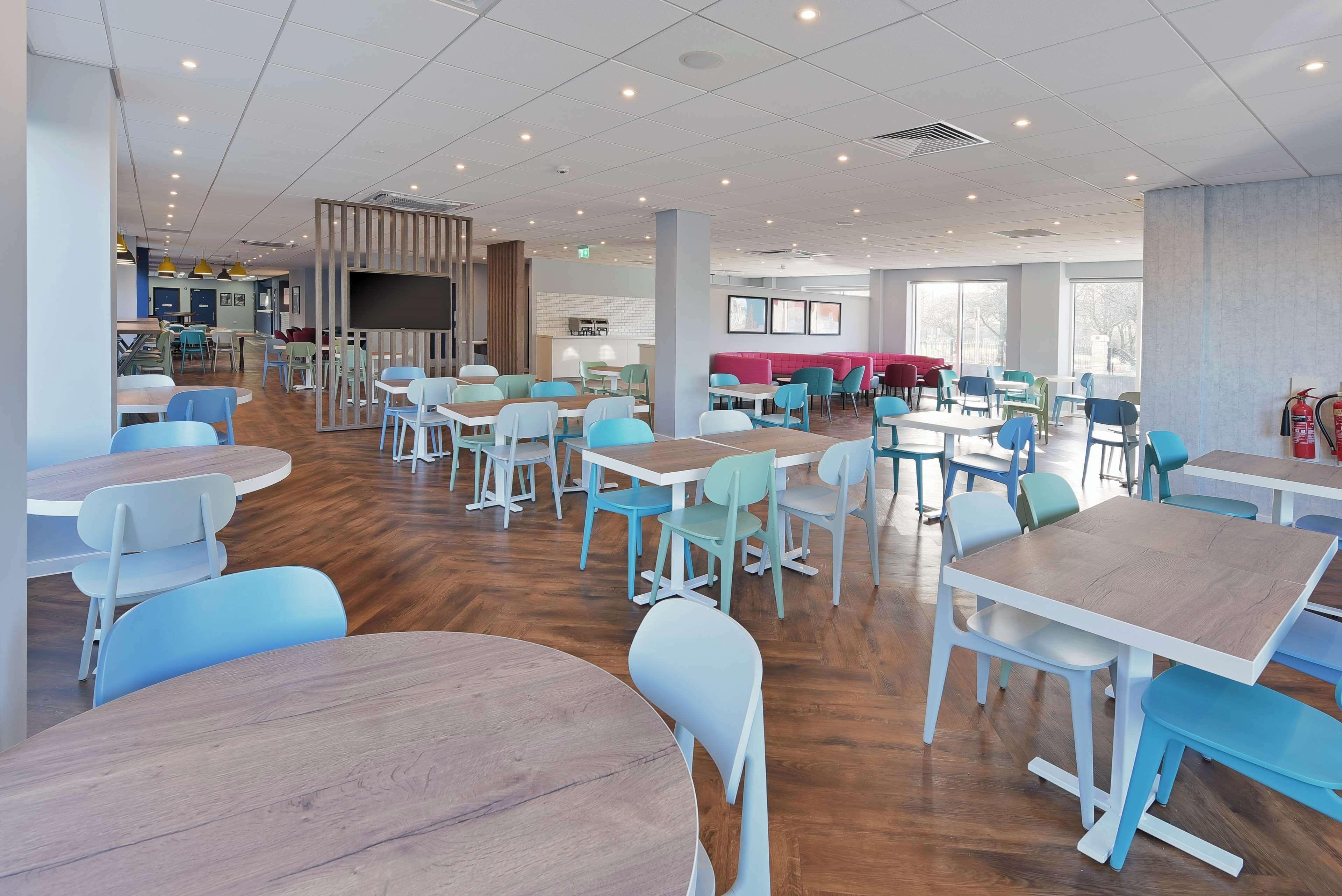 Travelodge Manchester Salford Quays Hotel — Photos 1